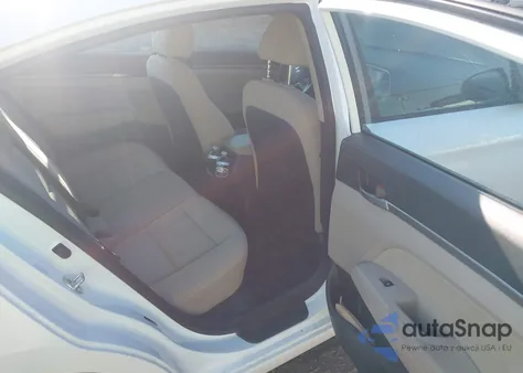 2018 Hyundai Elantra Value Edition из США, поврежденный, VIN 5NPD84LF2JH320183